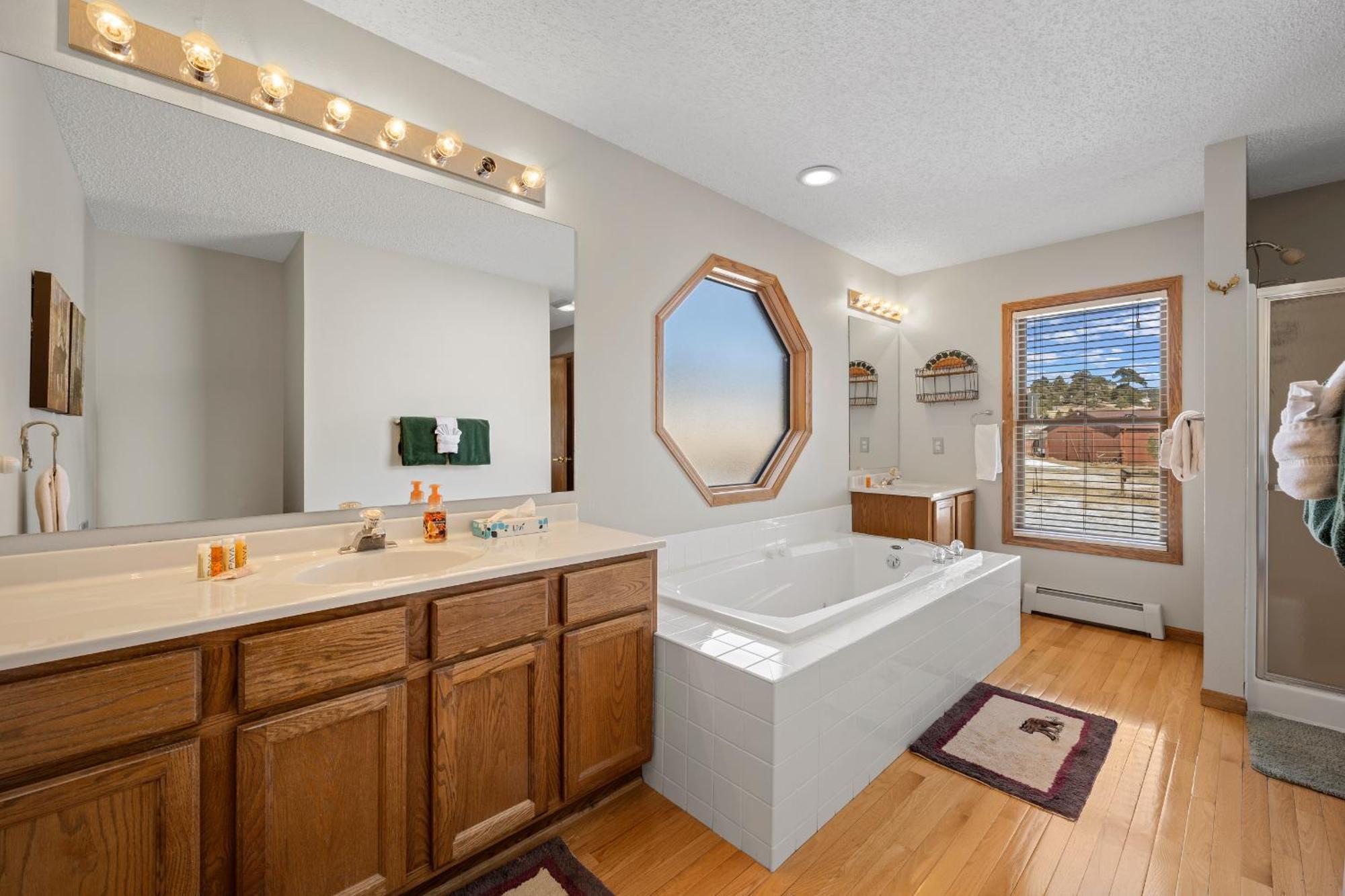 Lily Mountain Lodge - Amazing Mountains Views, Private Hot Tub, Great Location Estes Park Szoba fotó